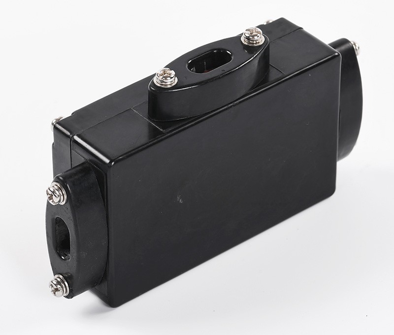 Scatola di derivazione trifase antideflagrante per riscaldamento elettrico BHT