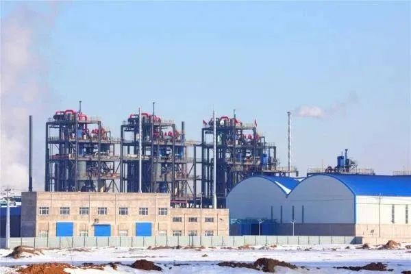Anhui Huanrui fornisce isolamento termico per il gasdotto chimico al fluoro Dongyue Jinfeng nella Mongolia Interna.