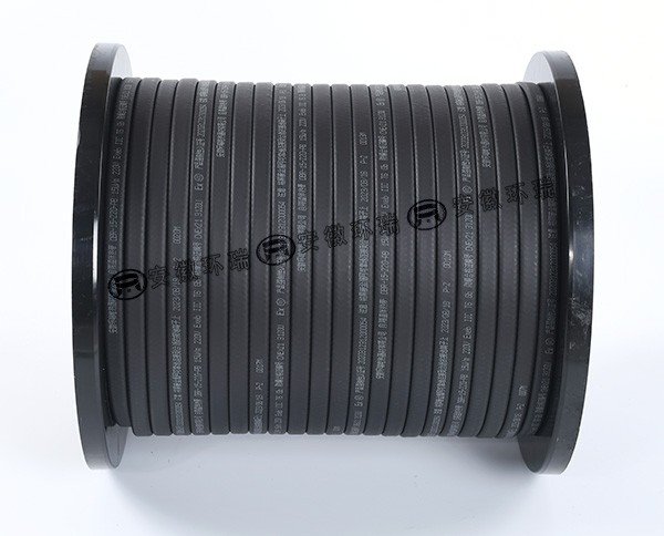 Introduzione alla selezione dei cavi riscaldanti elettrici per l'isolamento di condotte complesse